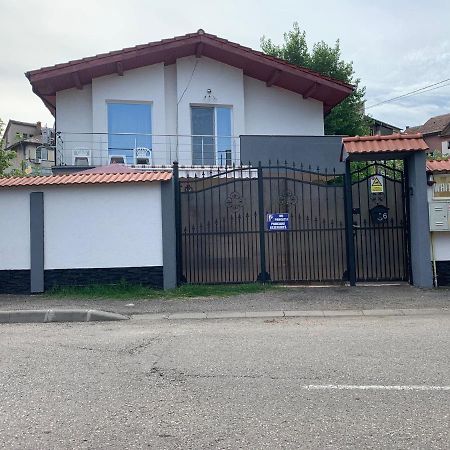 White House Guest House Hunedoara Luaran gambar