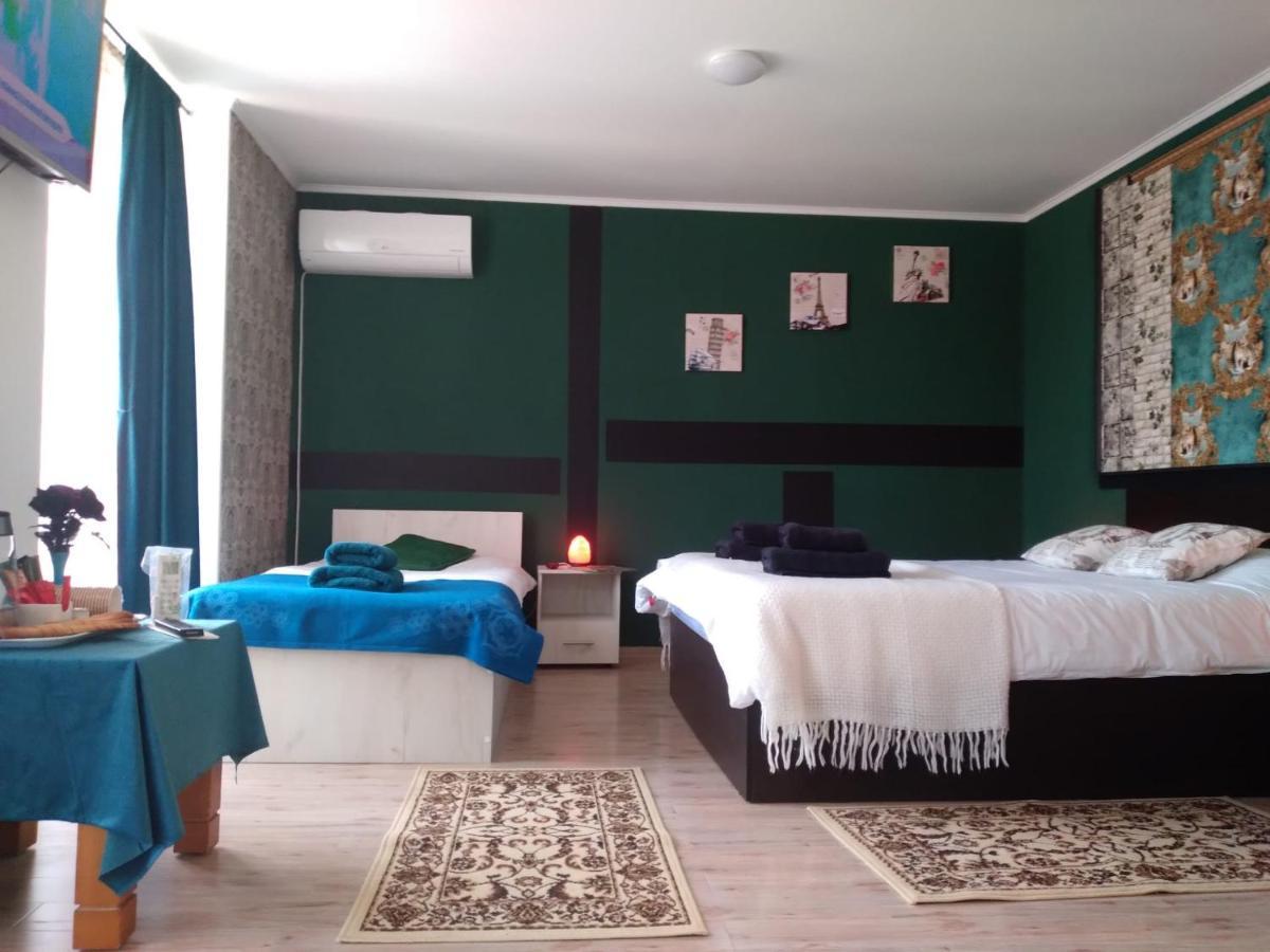 White House Guest House Hunedoara Luaran gambar